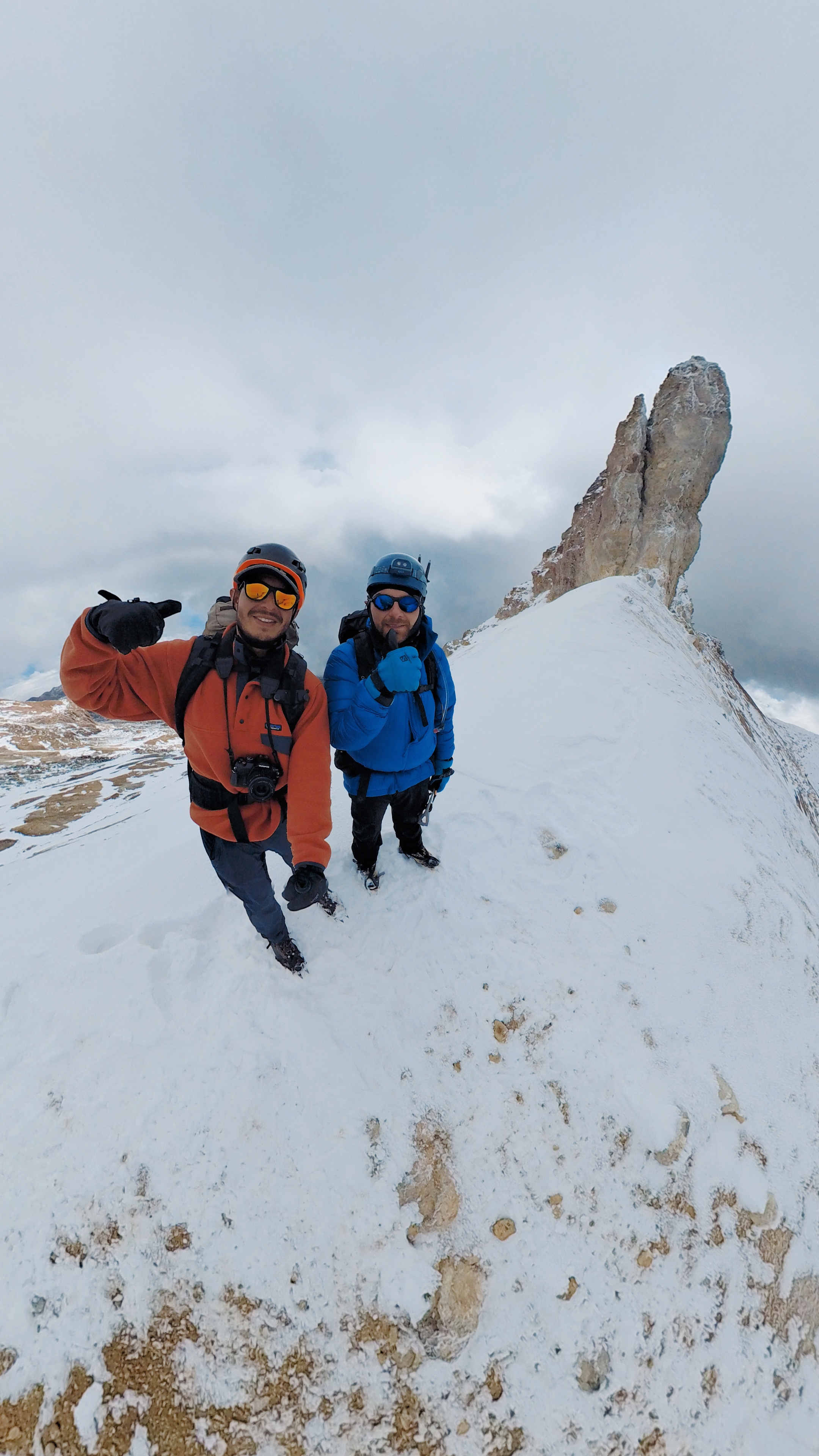 Luis and Diego on the snowy Iztaccíhuatl ridge